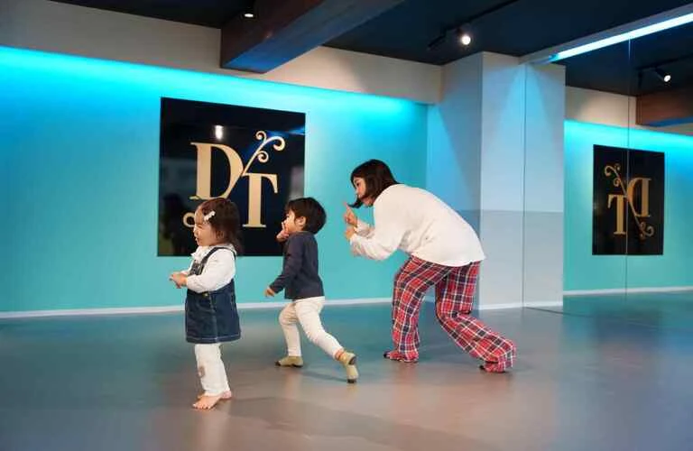入会金・体験レッスン無料キャンペーン中！あなたのダンスの第一歩をサポートします！